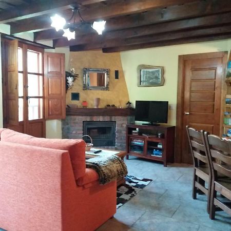 Apartamentos La Condesa Valmeo Extérieur photo
