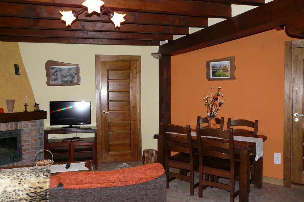 Apartamentos La Condesa Valmeo Extérieur photo